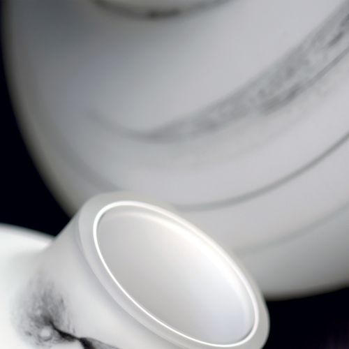 Vaso rotondo colore bianco e nero matt