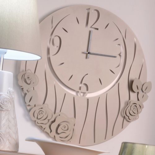 Orologio da parete con fiori in metallo traforato scuro