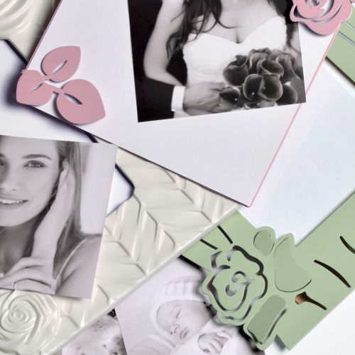 Cornice con rose verde salvia